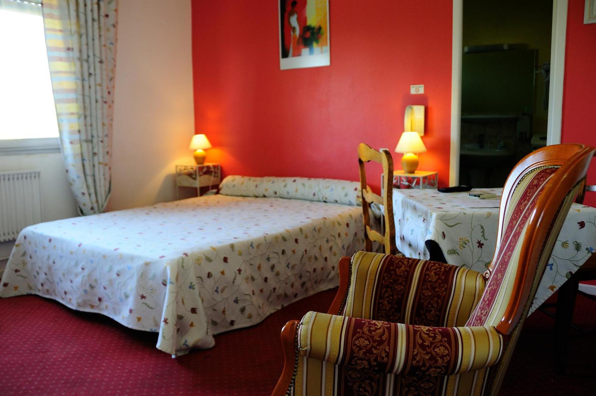 Logis Hotel Du Midi Σαλόν-ντε-Προβάνς Εξωτερικό φωτογραφία