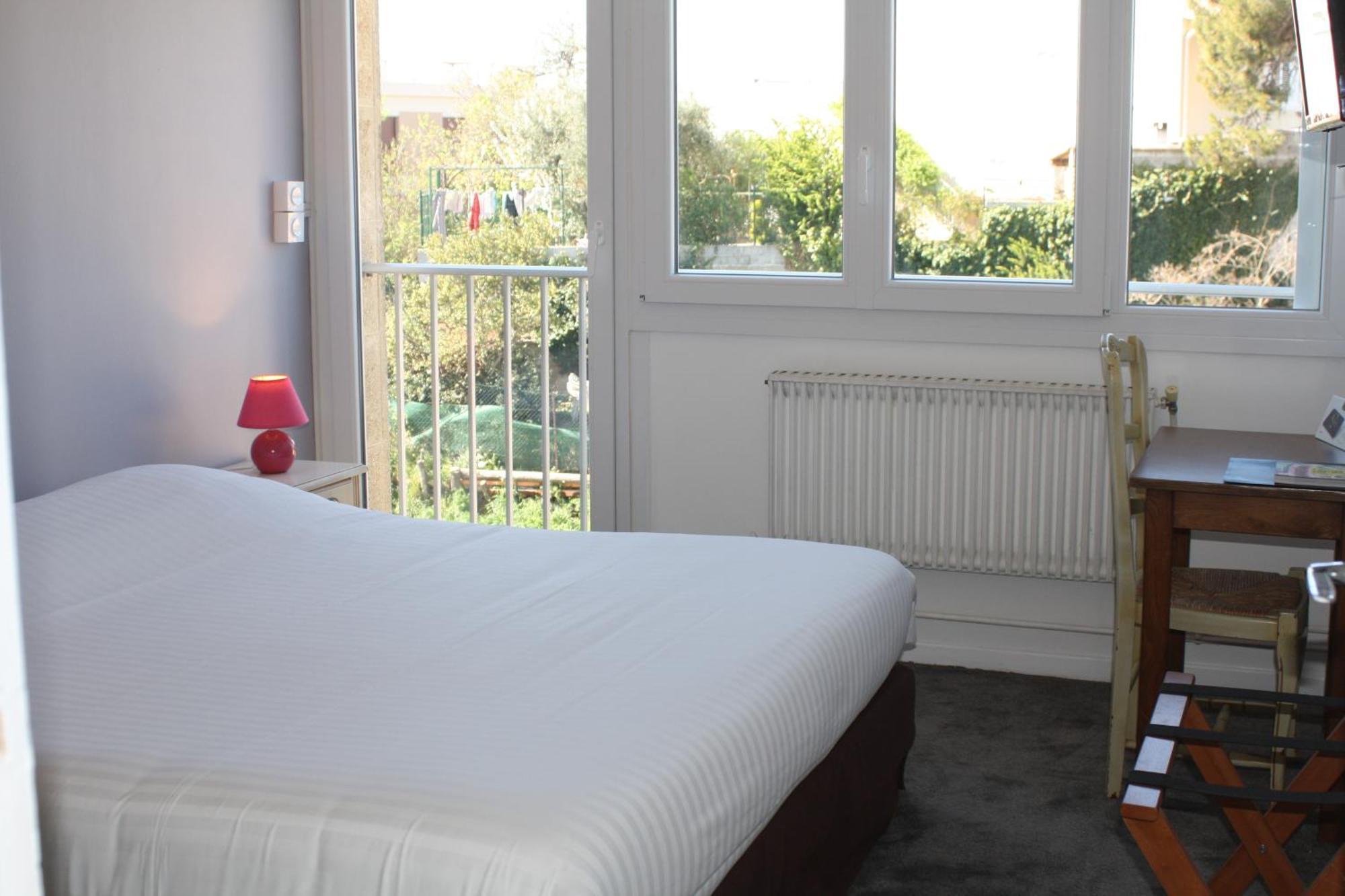 Logis Hotel Du Midi Σαλόν-ντε-Προβάνς Εξωτερικό φωτογραφία