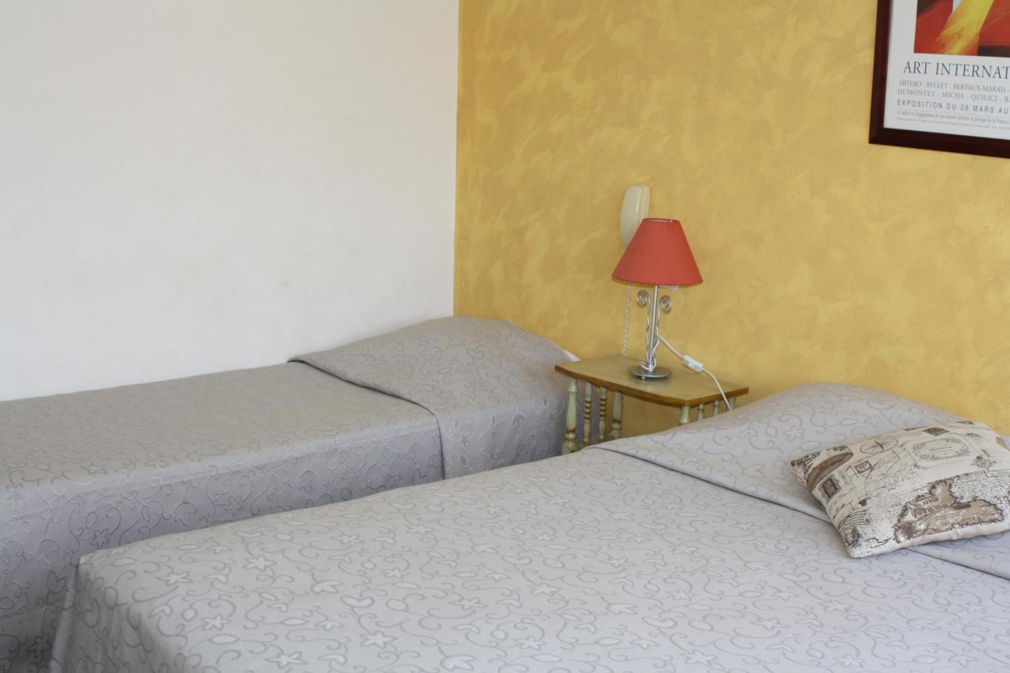 Logis Hotel Du Midi Σαλόν-ντε-Προβάνς Εξωτερικό φωτογραφία