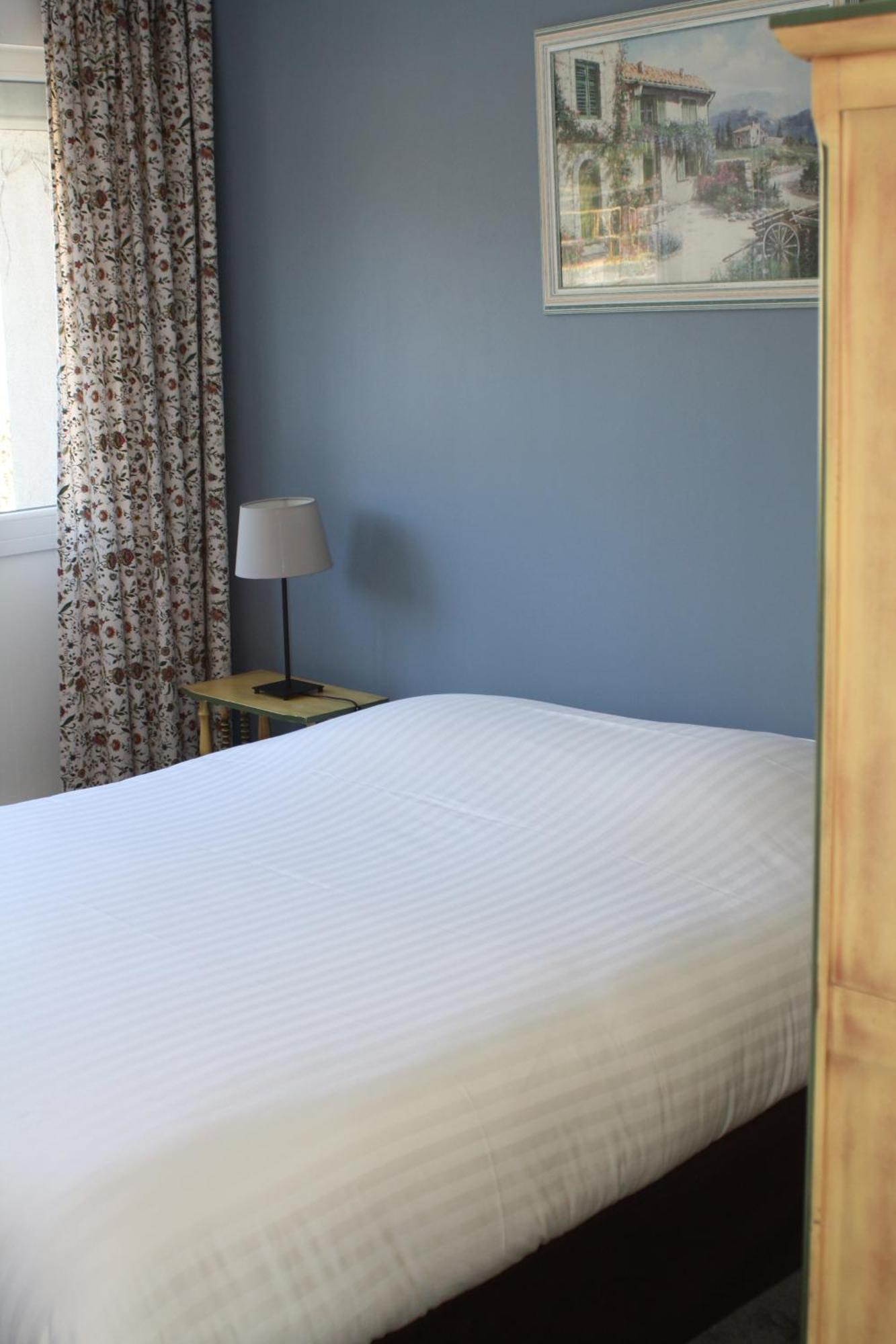 Logis Hotel Du Midi Σαλόν-ντε-Προβάνς Εξωτερικό φωτογραφία