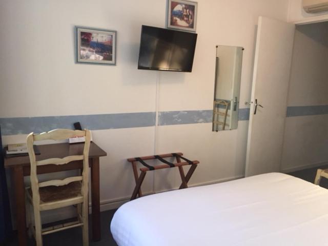 Logis Hotel Du Midi Σαλόν-ντε-Προβάνς Εξωτερικό φωτογραφία