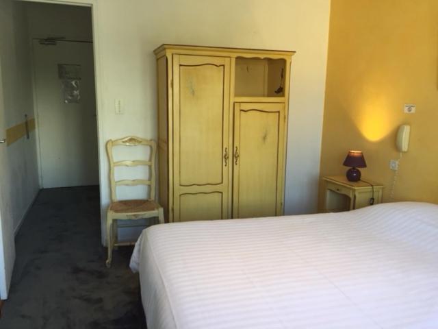 Logis Hotel Du Midi Σαλόν-ντε-Προβάνς Εξωτερικό φωτογραφία