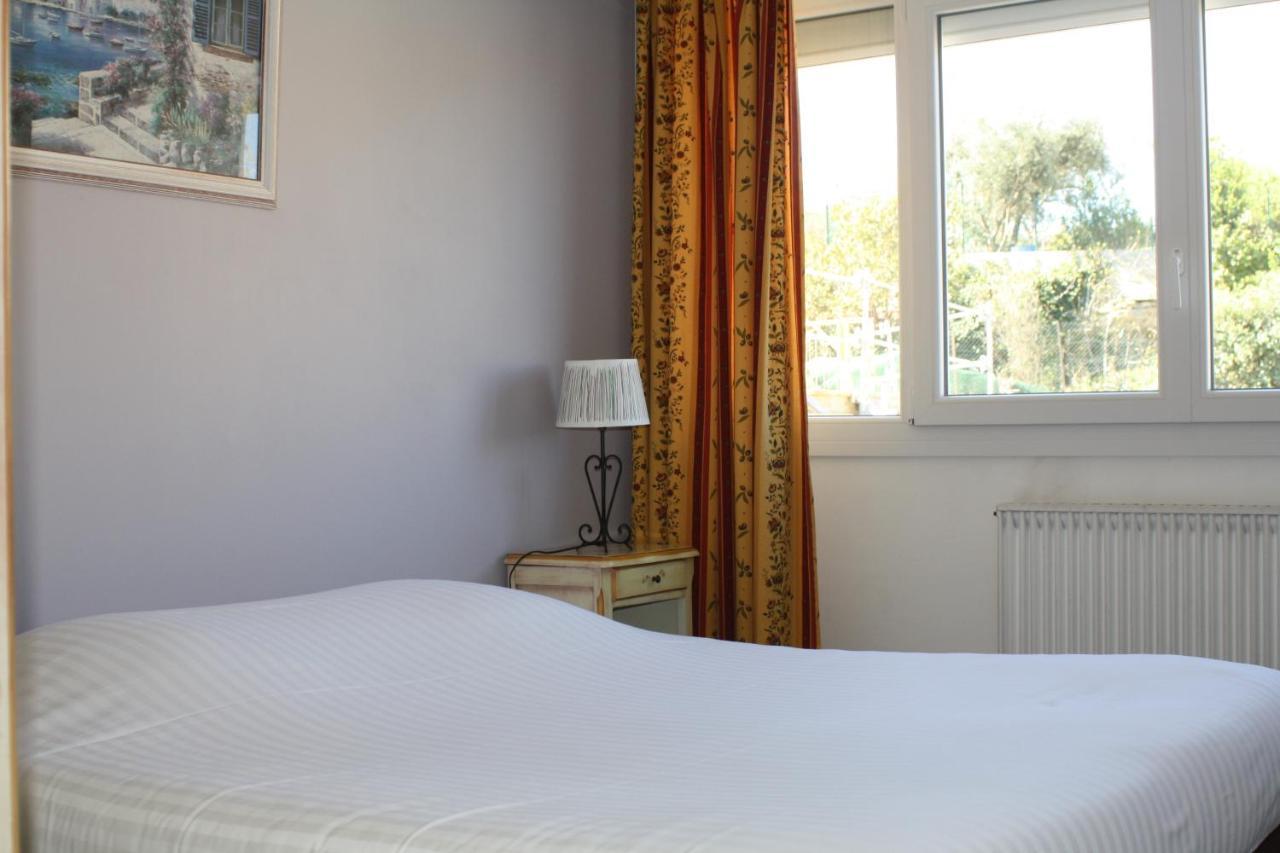 Logis Hotel Du Midi Σαλόν-ντε-Προβάνς Εξωτερικό φωτογραφία